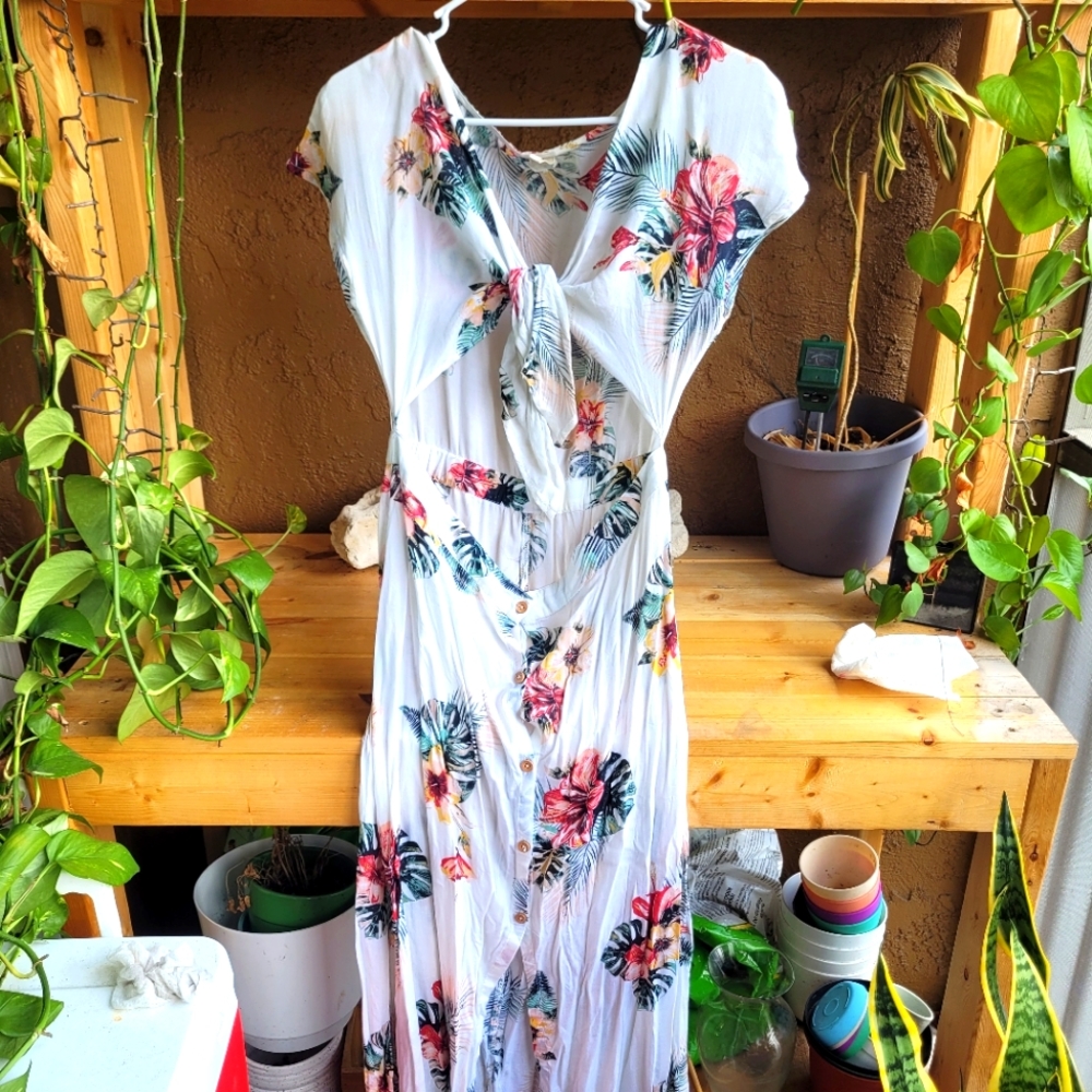 Like new Roxy Front Tie Beach Dress